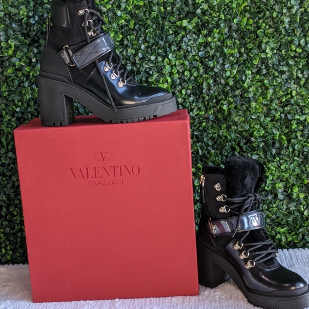 Valentino Garavani Trekk Girl Boots